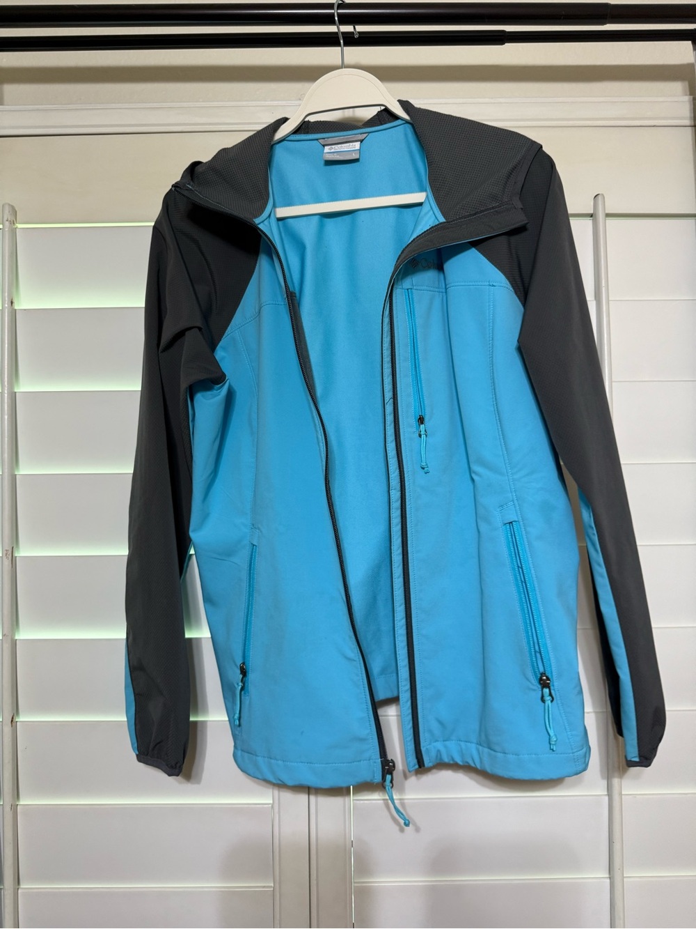 Columbia Women's Aqua Blue and Charcoal Softshell Ski Jacket